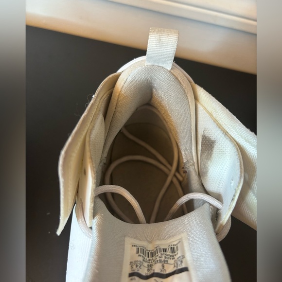 Nike Jordan Why Not Zer0.1 Triple White Athletic Shoes Size 6.5 Youth / 8 Womens - Picture 15 of 16